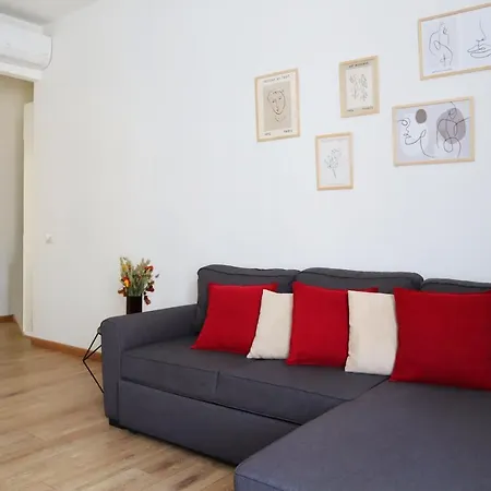 Isola District Bright House